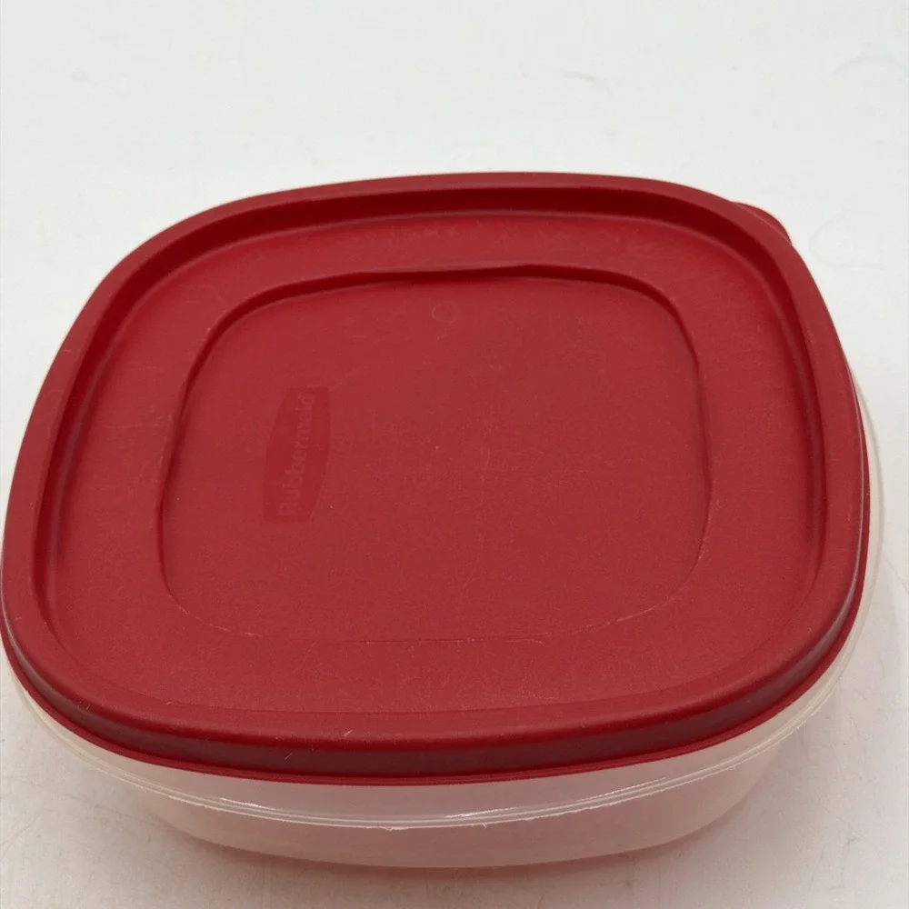 Rubbermaid Clear 8.5